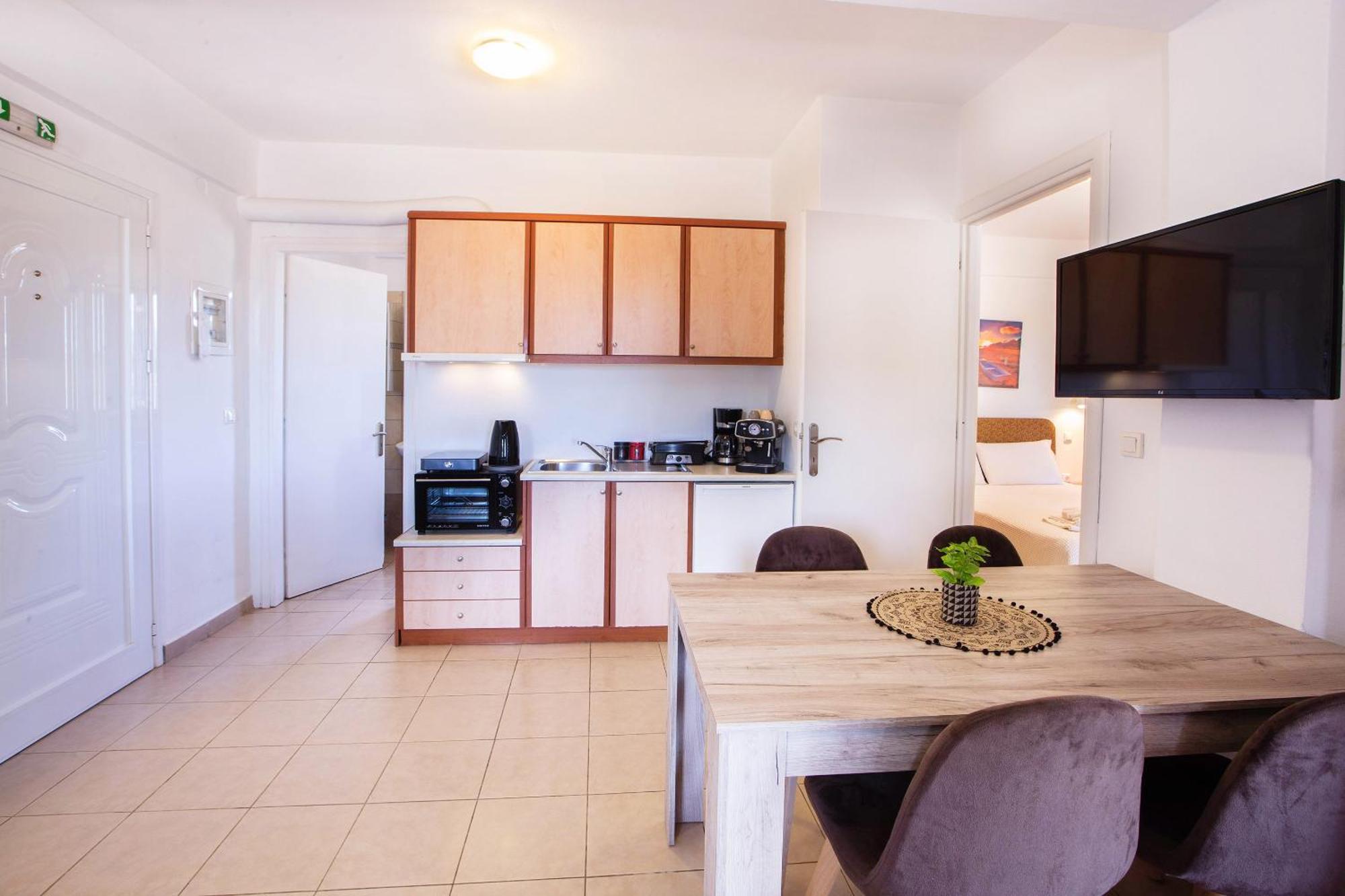 Romanos Beach Villas ภายนอก รูปภาพ