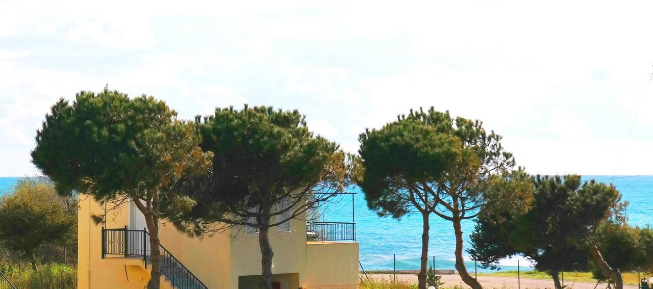 Romanos Beach Villas ภายนอก รูปภาพ
