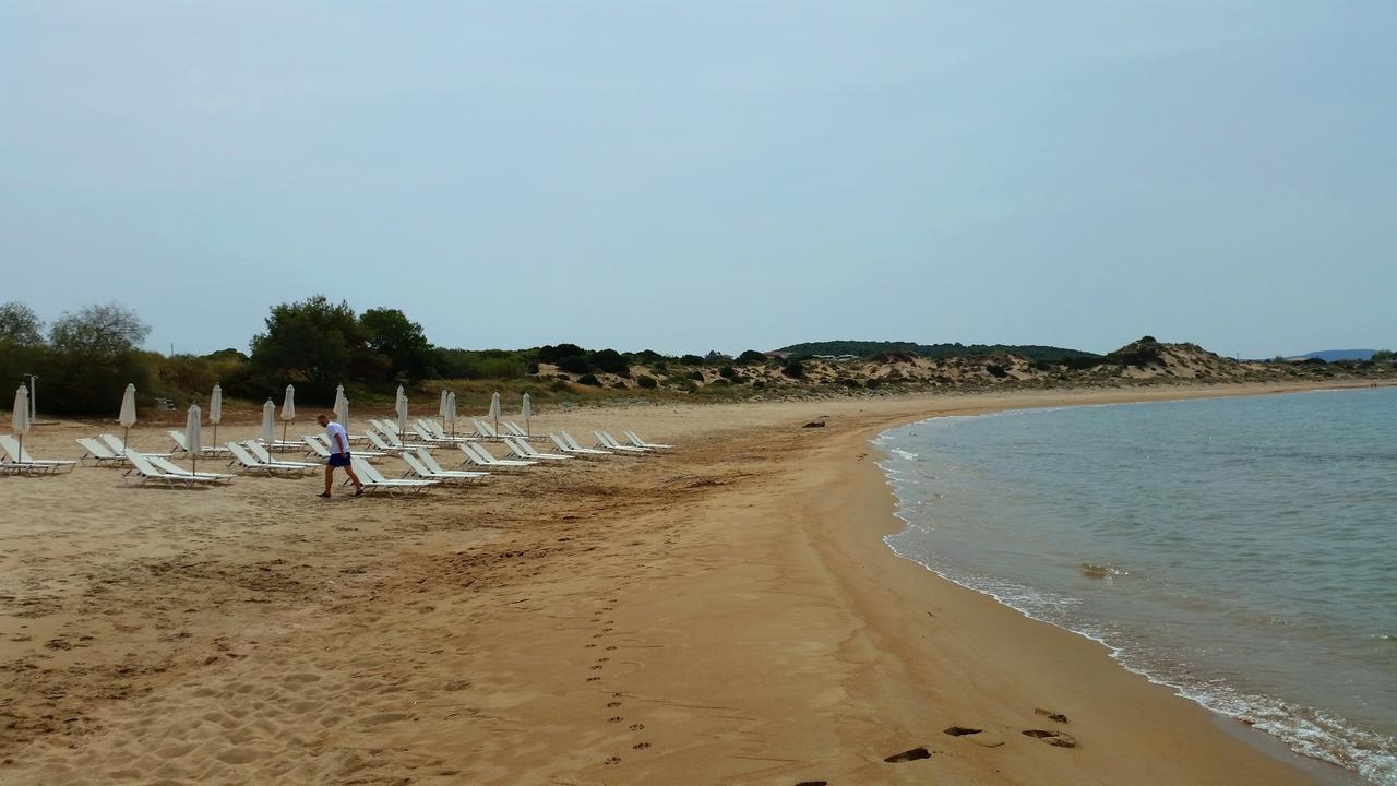 Romanos Beach Villas ภายนอก รูปภาพ